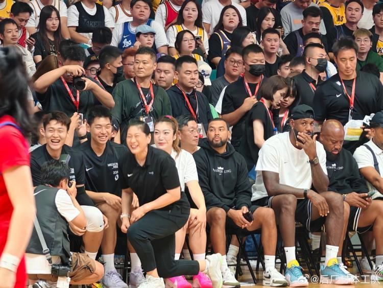 组队接一波？崔永熙&amp;amp;赵睿&amp;amp;李梦&amp;amp;张博源现身詹姆斯成都行